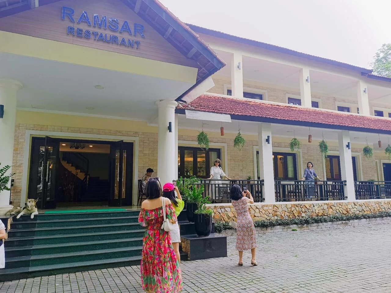 Nhà hàng Ramsar bên rừng