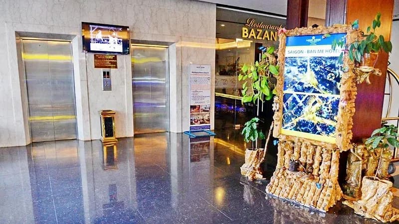 Ẩm thực nhà hàng Bazan