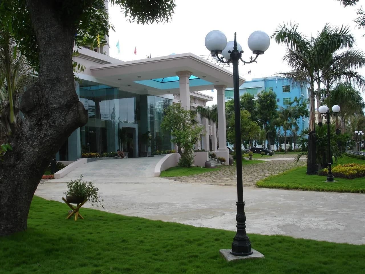 Ngay trung tâm đại lộ Bình Minh