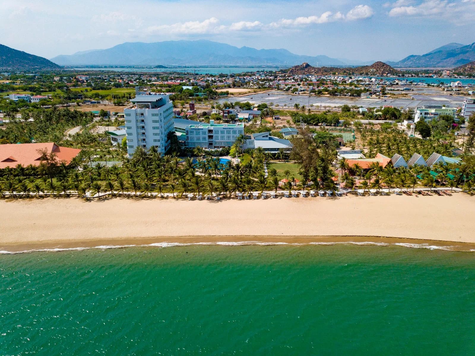Sài Gòn - Ninh Chữ Hotel & Resort