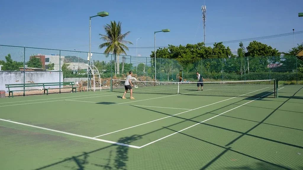 Sân tennis & hoạt động biển