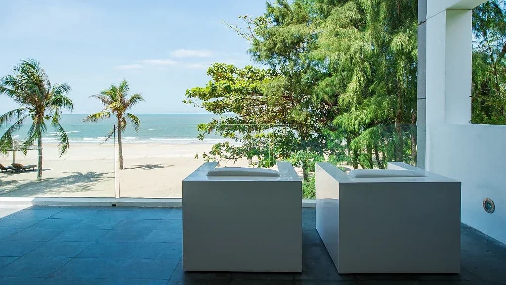 Sân thượng ngắm biển