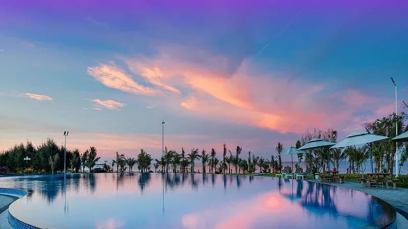 Bể bơi vô cực nước mặn 1.000m²