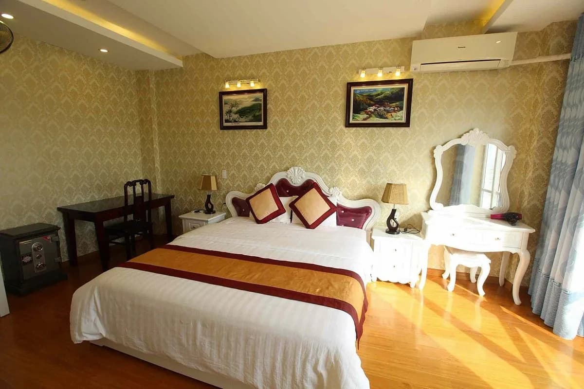 Phòng VIP sàn gỗ