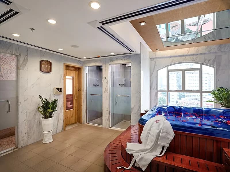 Sauna & Jacuzzi