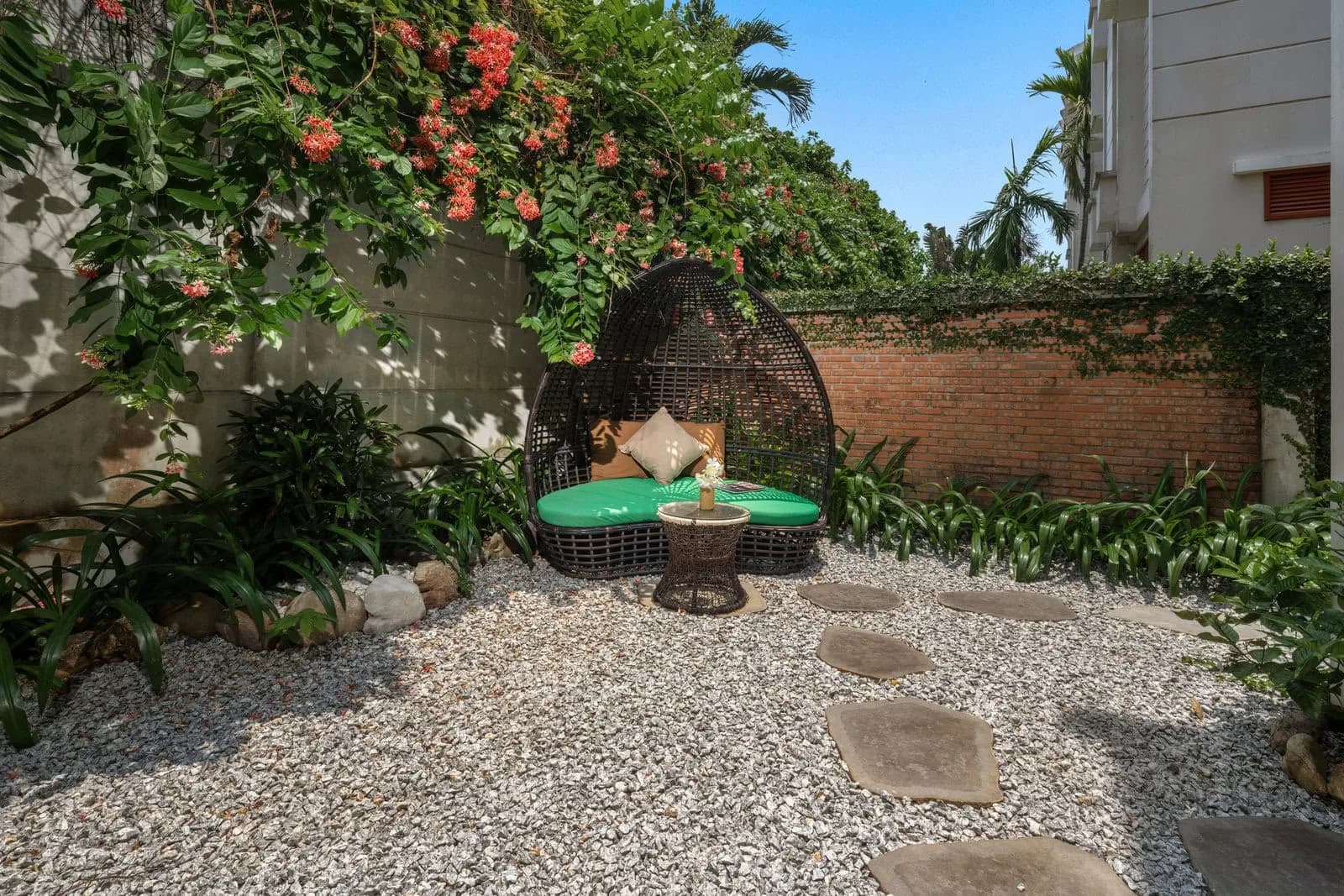 Vườn nhiệt đới & góc thư giãn