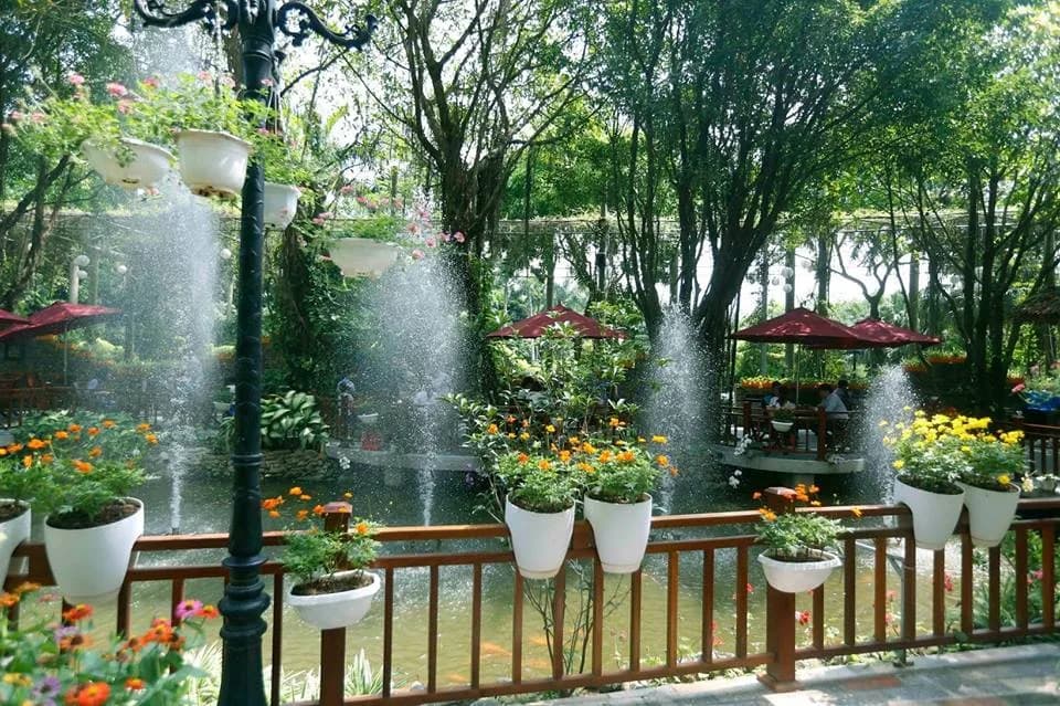 SH Café ven hồ