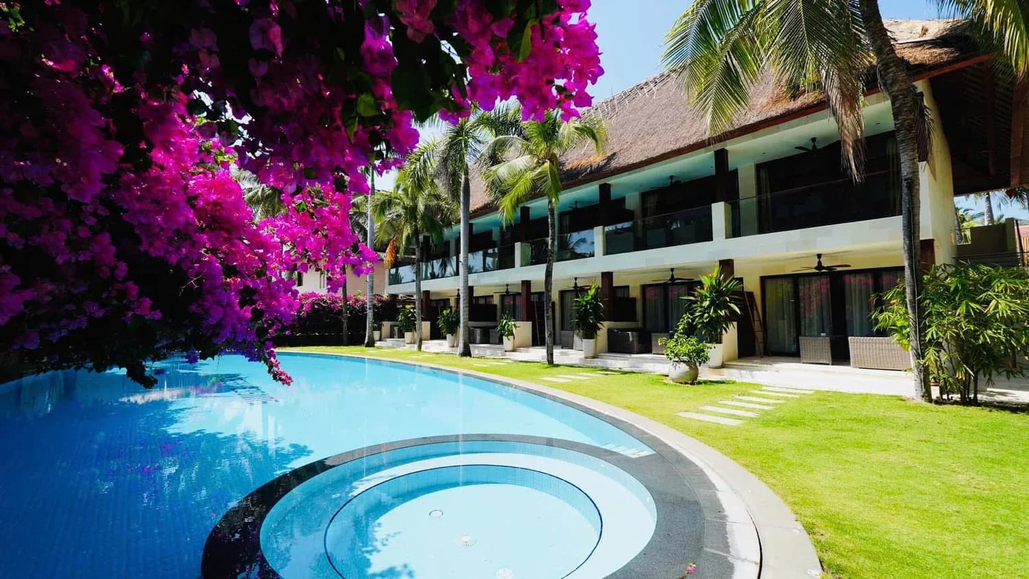 Bồn sục Jacuzzi