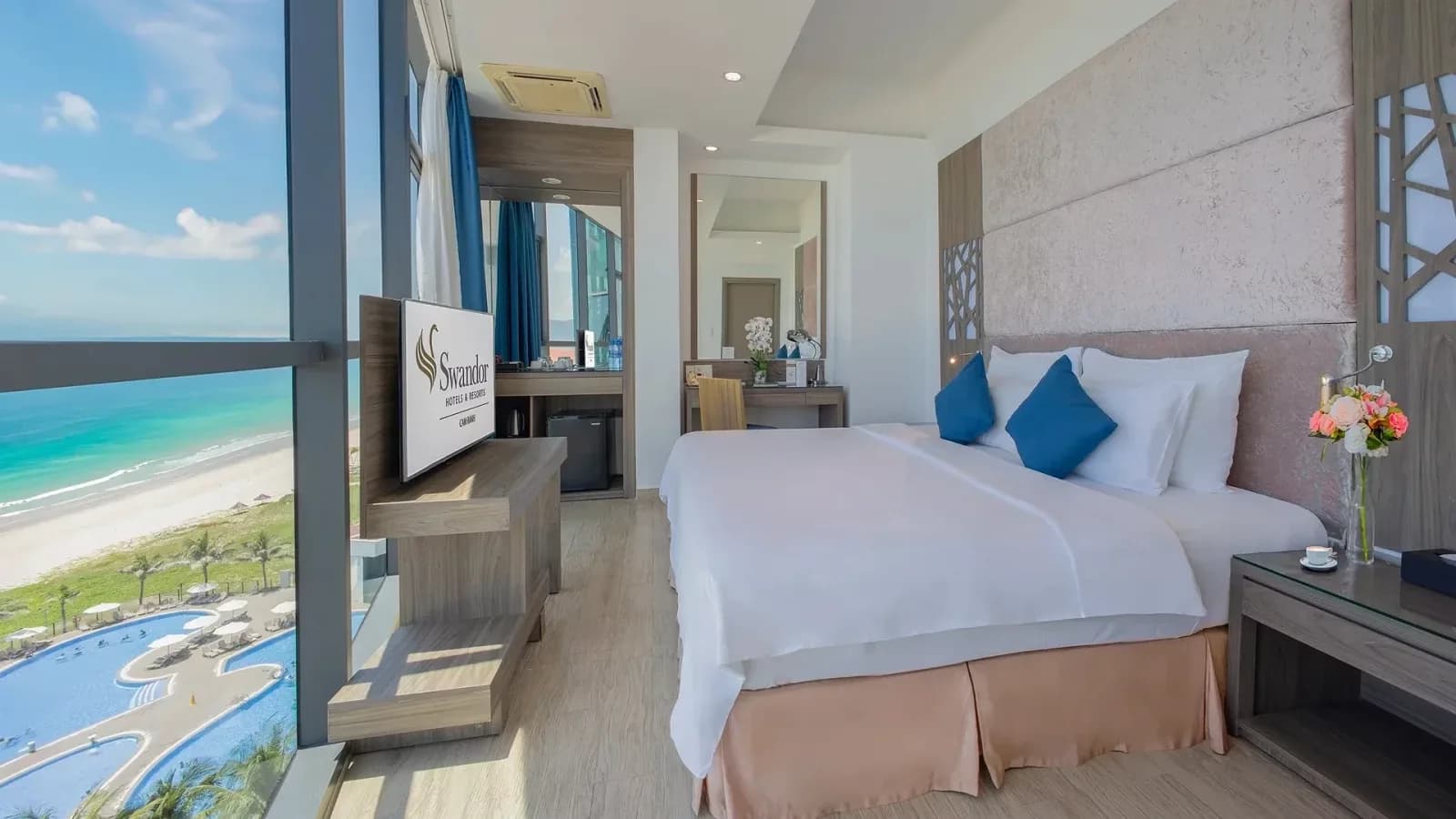 Deluxe Front Sea View