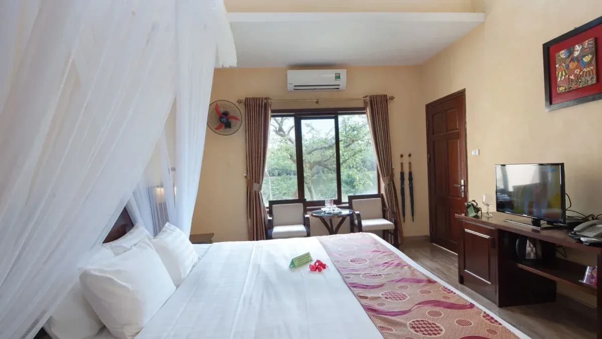 Lạc Việt Deluxe hướng hồ