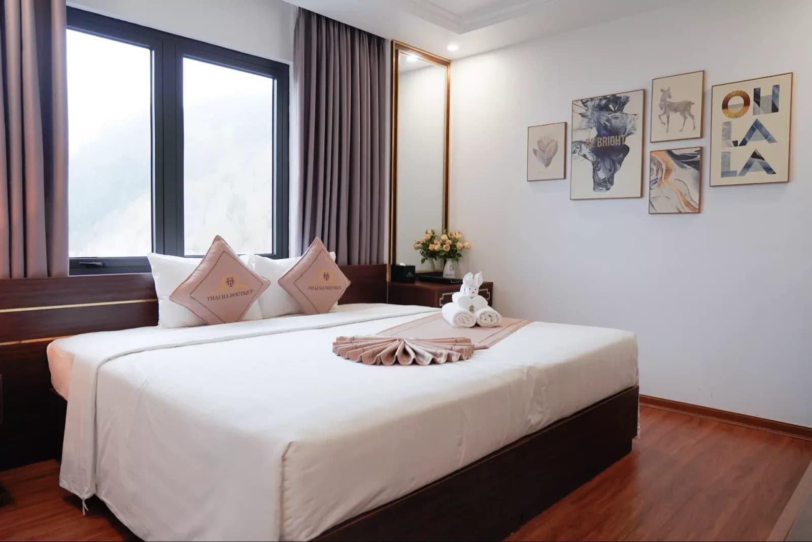Deluxe Double - Hướng thành phố