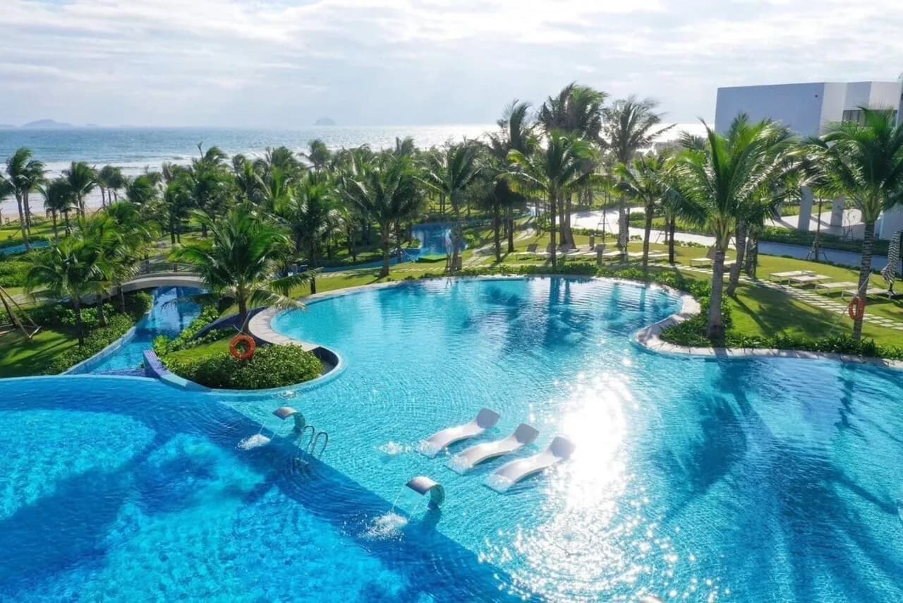 Hồ bơi vô cực hướng biển