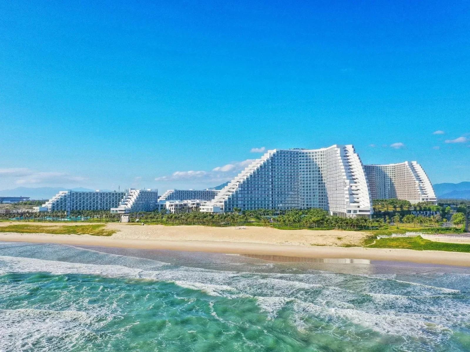 The Empyrean Cam Ranh Beach Resort