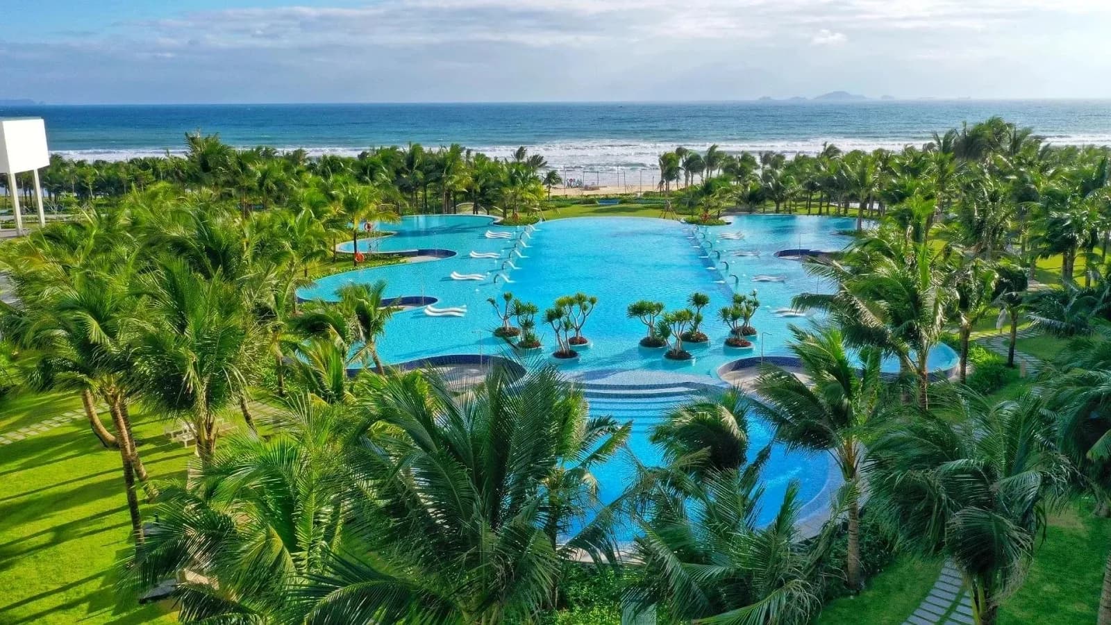 The Empyrean Cam Ranh Beach Resort