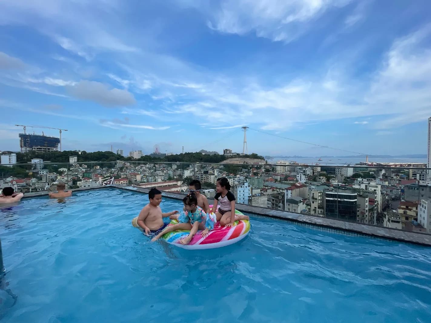 The Light Hotel Ha Long 5