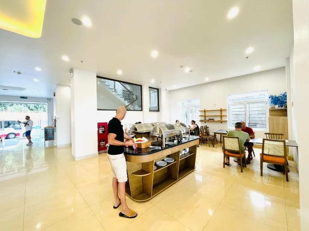 Buffet sáng & hỗ trợ tour vịnh