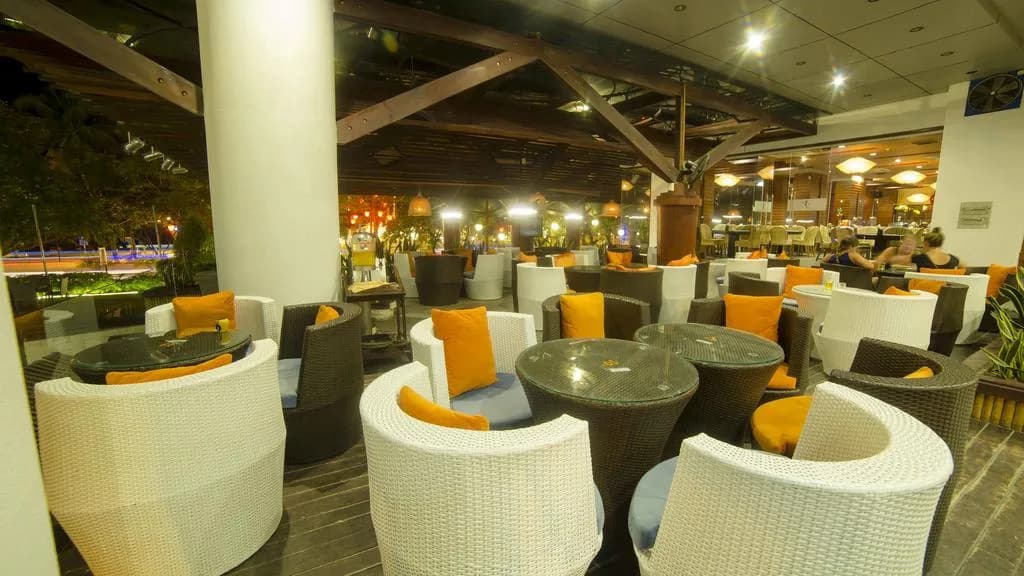 Sky lounge & bar