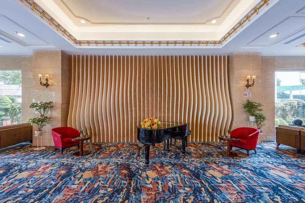 Piano Lounge