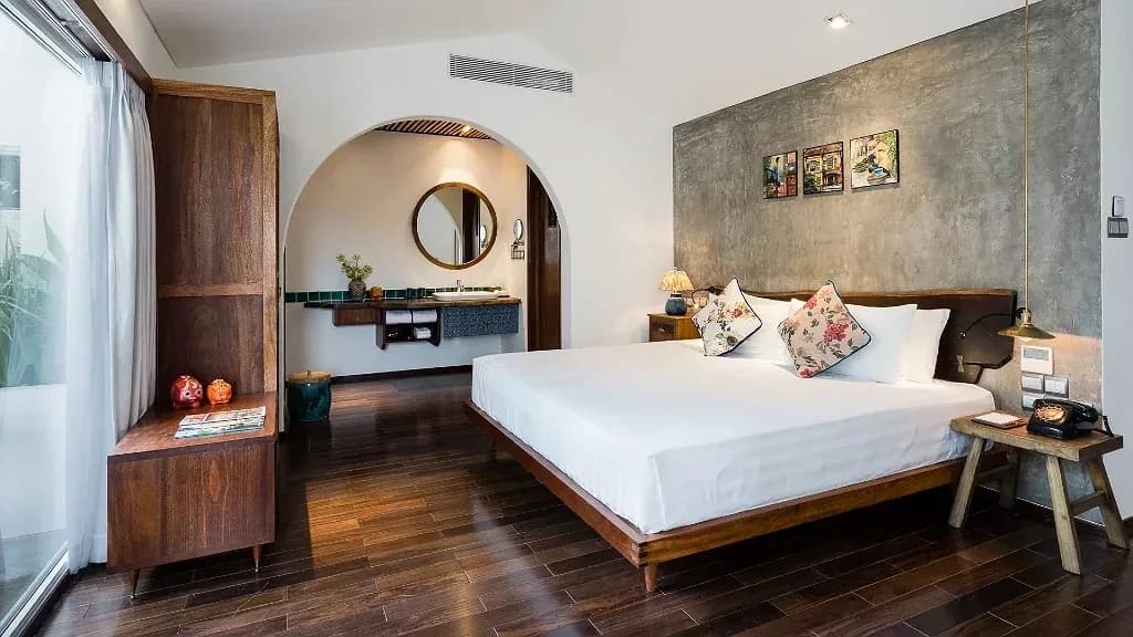 Serene Corner Suite