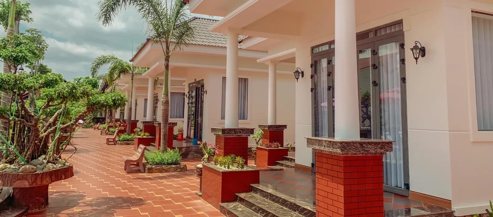 Bungalow Hướng Hồ Bơi