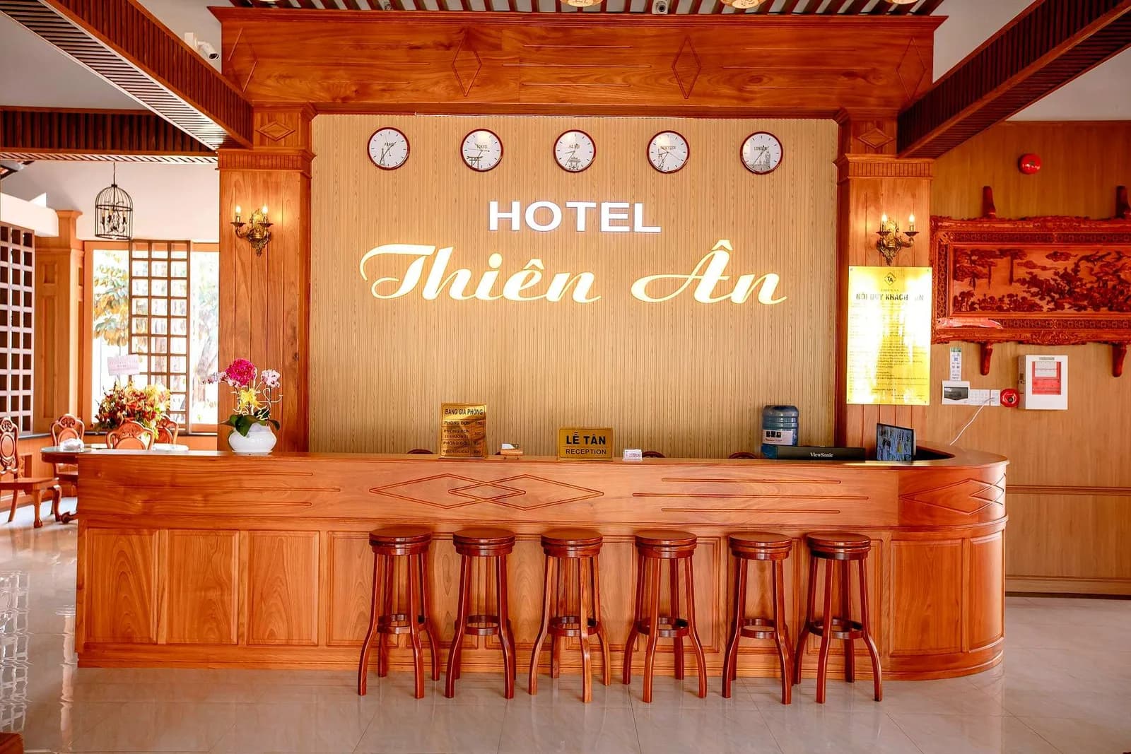 Lễ tân 24/7