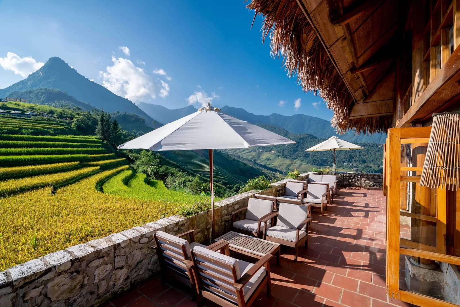 Inn Bar & hiên ngắm ruộng bậc thang