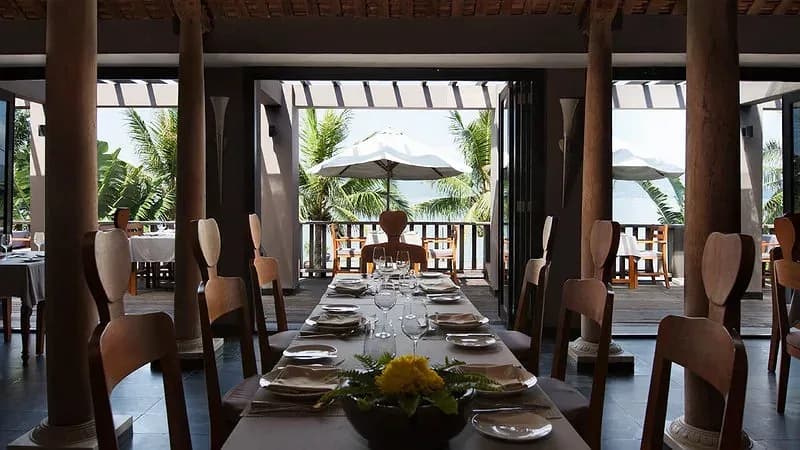 Nhà hàng cột gỗ kiểu nhà rường