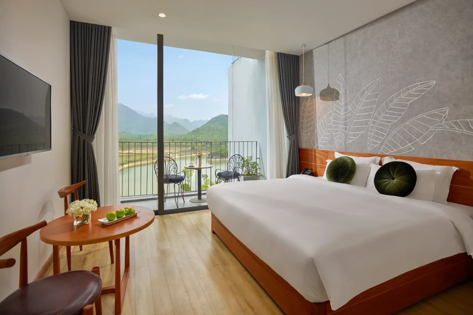 Deluxe - Hướng núi