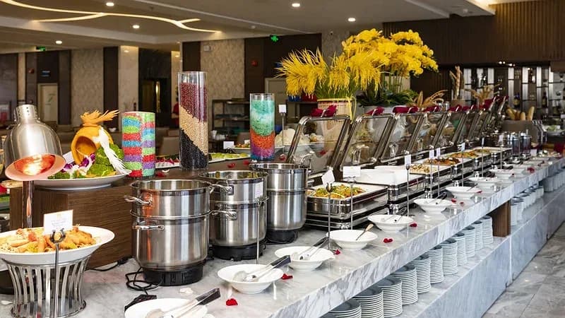 Buffet Á – Âu phong phú
