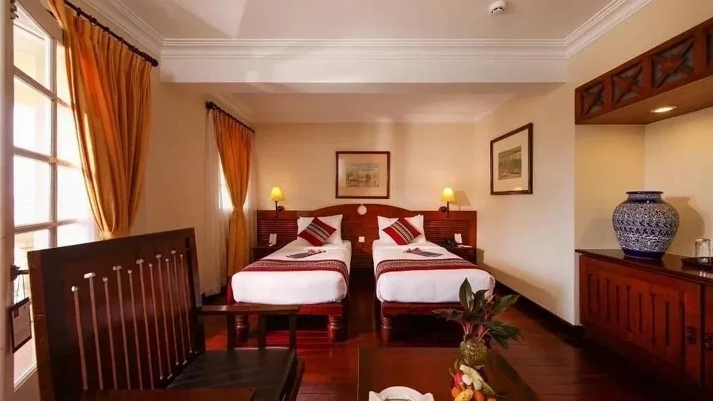 Phòng Superior Hướng Phố