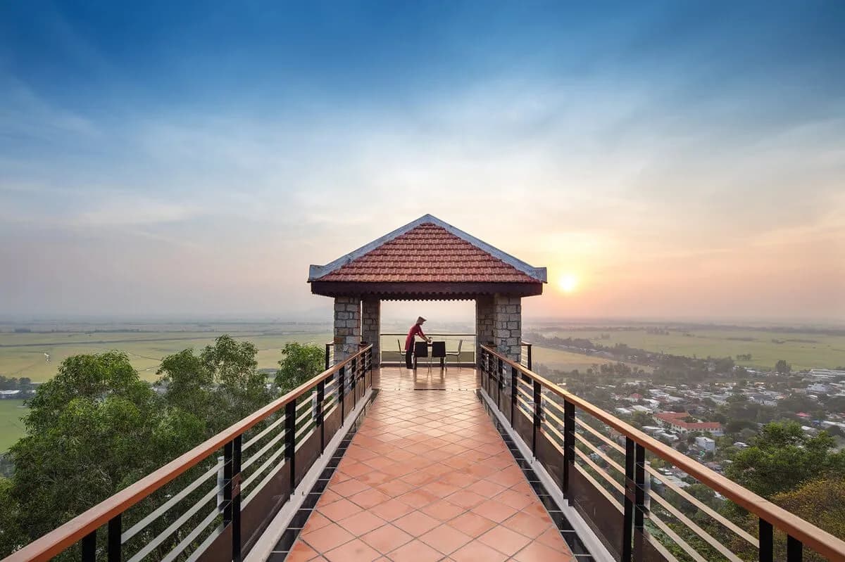 Lầu Vọng Nguyệt ngắm hoàng hôn