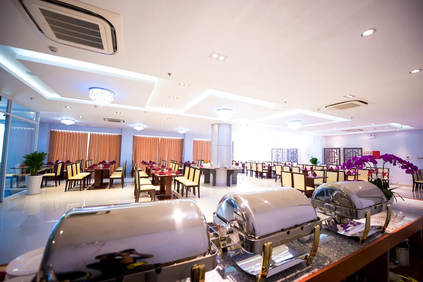 Tiệc buffet & ẩm thực