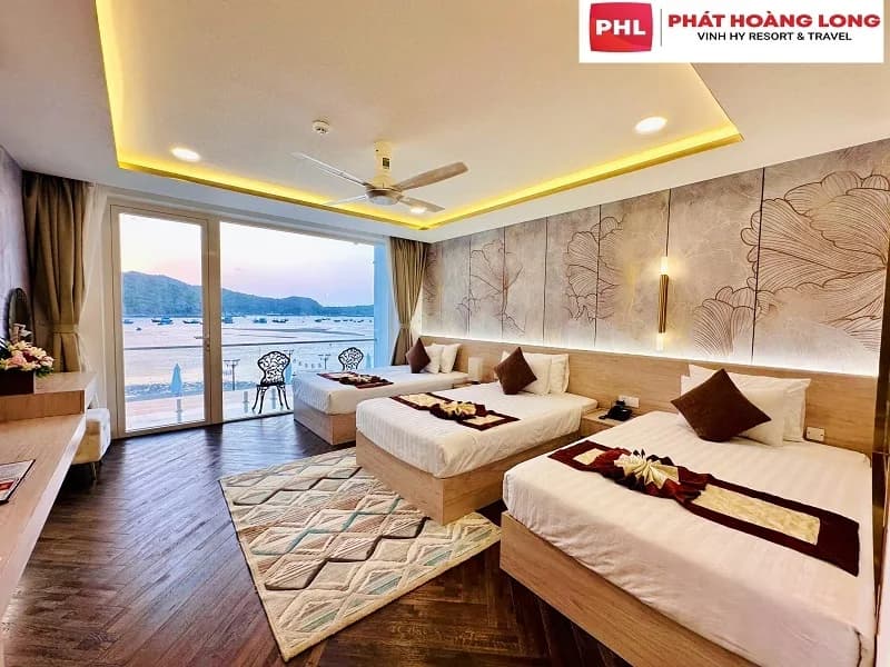 Gia đình khám phá vịnh