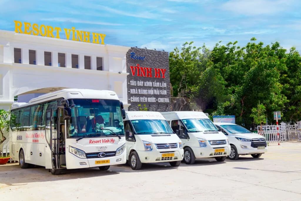 Đoàn team building bãi biển