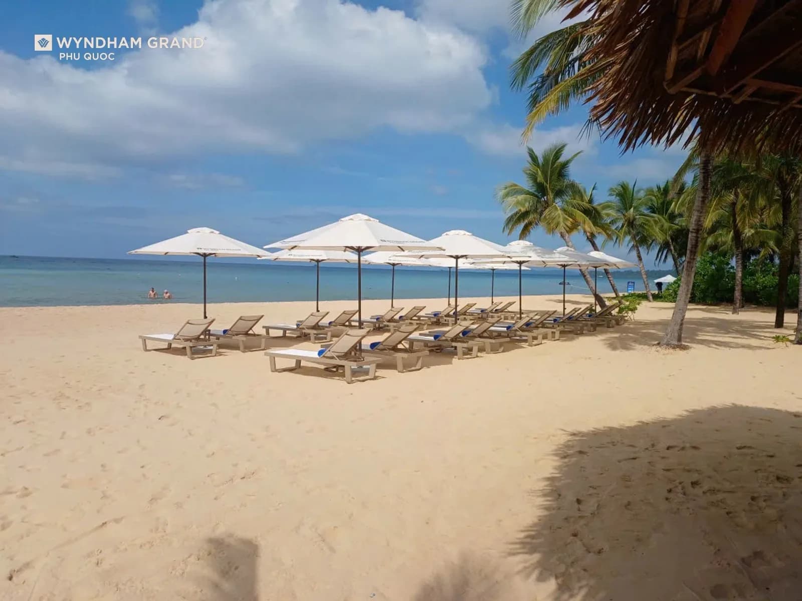 Bãi biển Bãi Dài cát trắng