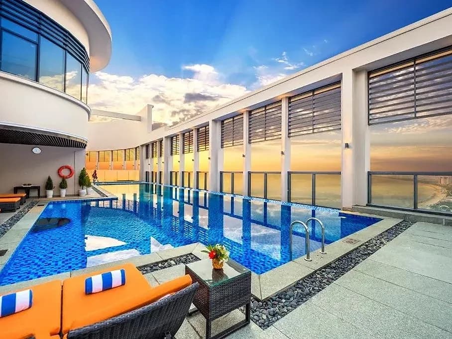 Bể bơi vô cực trên tầng thượng