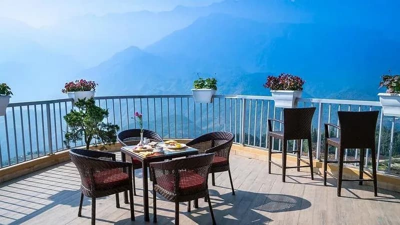 Rooftop ngắm thung lũng Mường Hoa