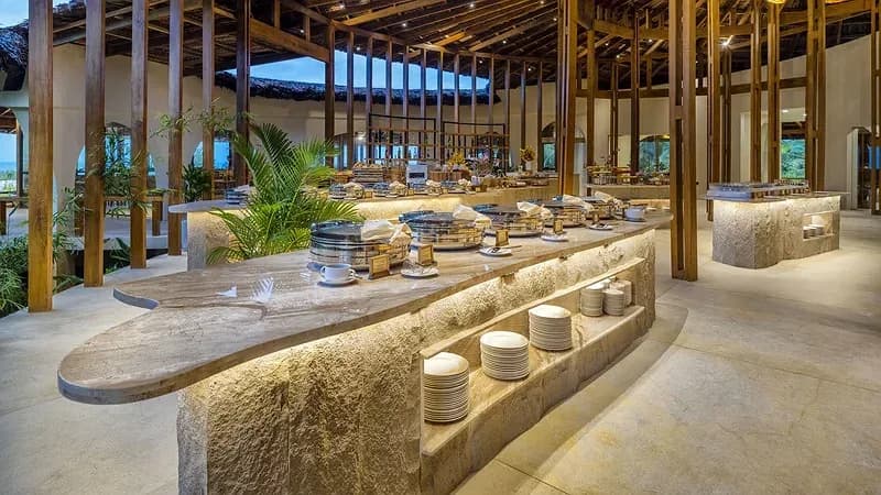 Buffet sáng bên biển