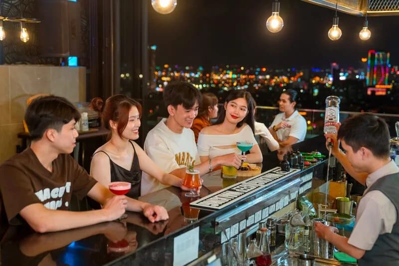 Sky 21 Rooftop Bar