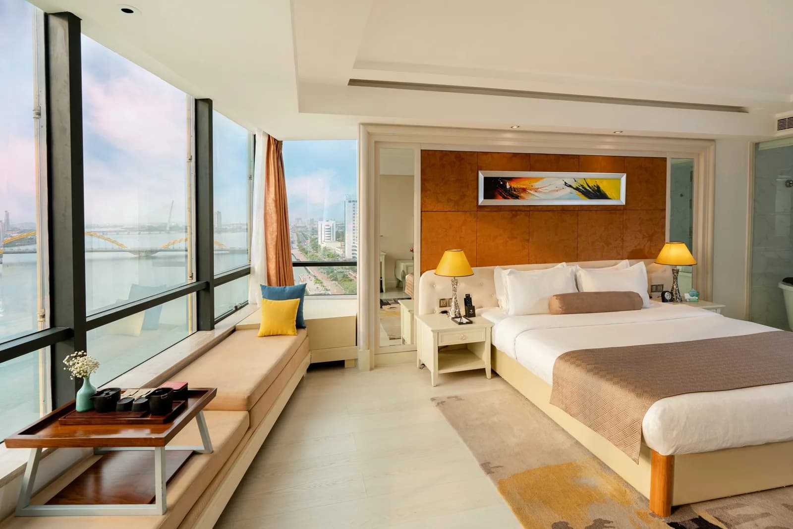 Trăng mật cầu Rồng