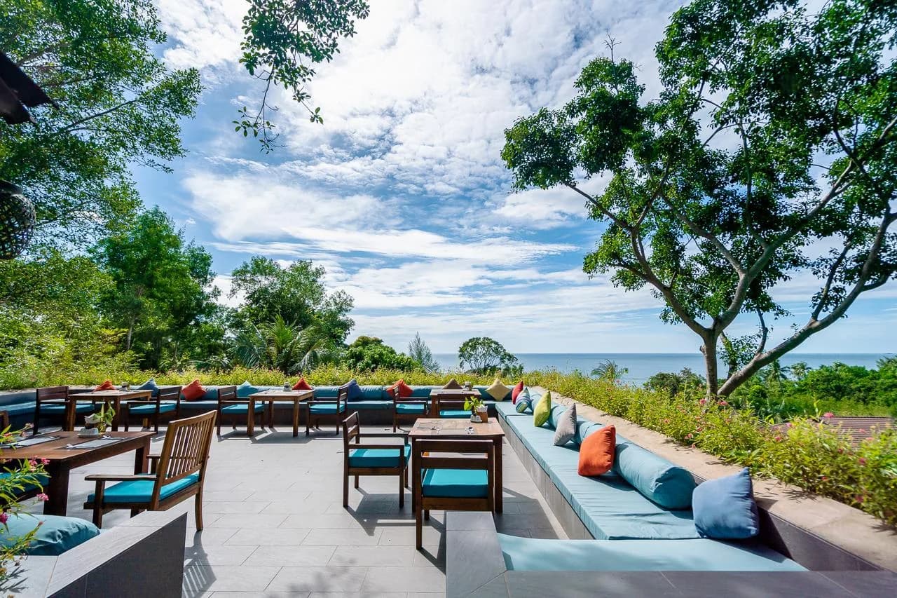 Beach Bar & Lounge