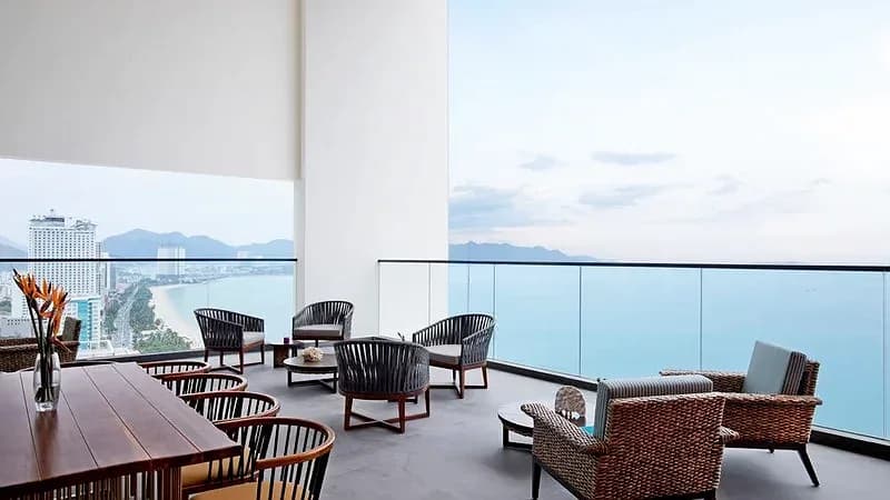 Residents' Lounge hướng biển