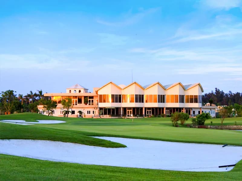 Clubhouse & Pro Shop