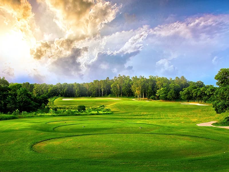 Sân golf 18 lỗ chuẩn quốc tế