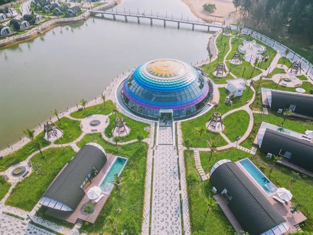 Bãi biển & hồ xanh ngọc