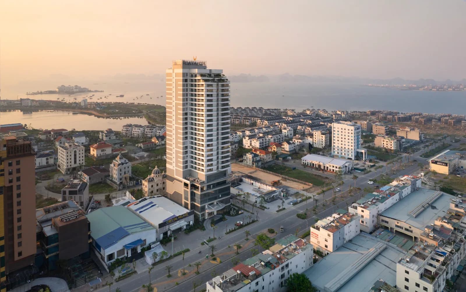 DeLaSea Halong Hotel