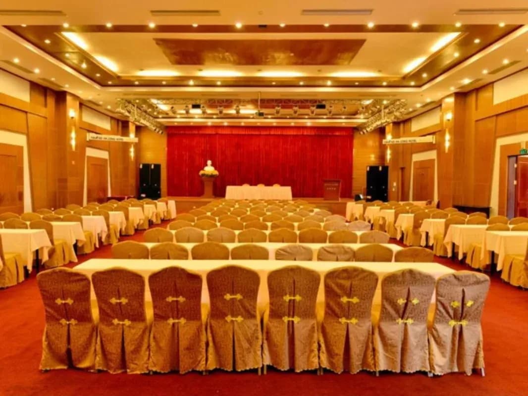 Trung tâm hội nghị