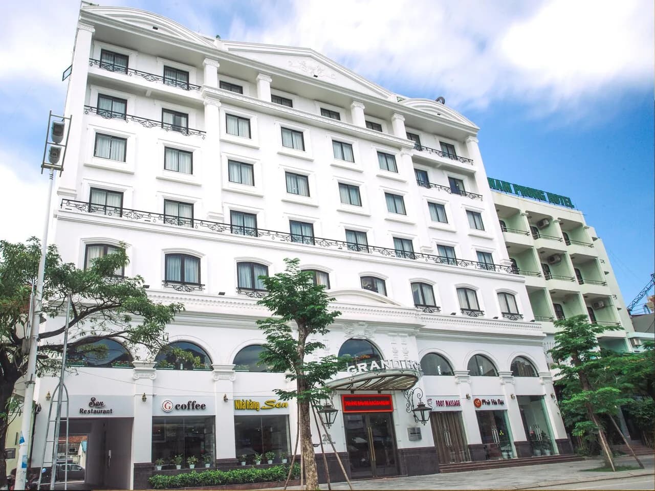 Grand Móng Cái Hotel