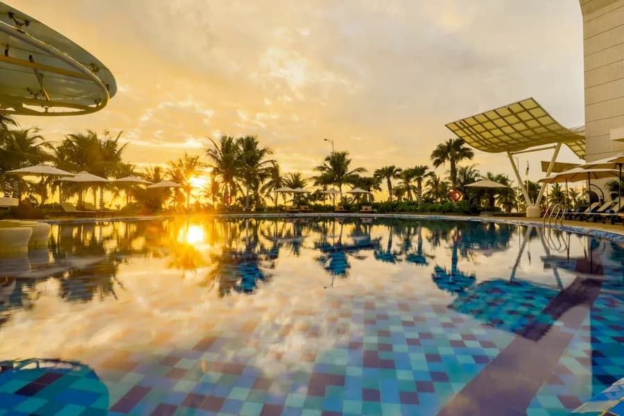 Hồ bơi ngoài trời hướng biển
