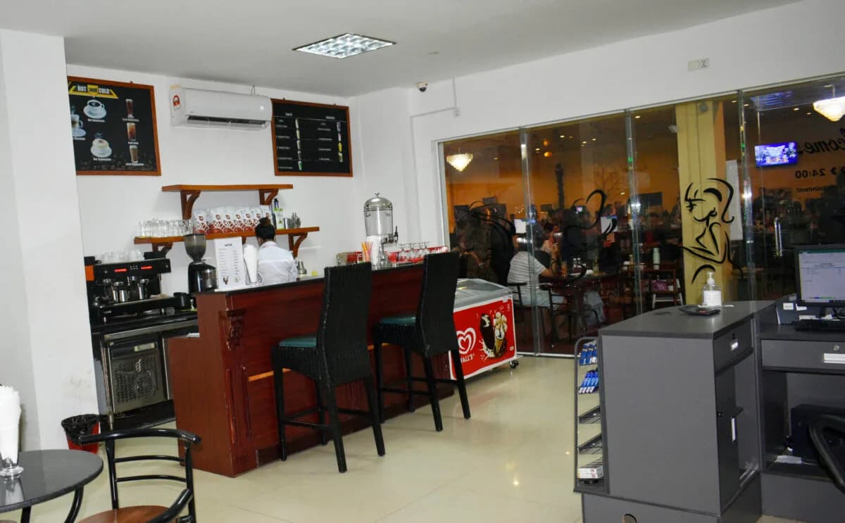 Café & Bar 24 giờ